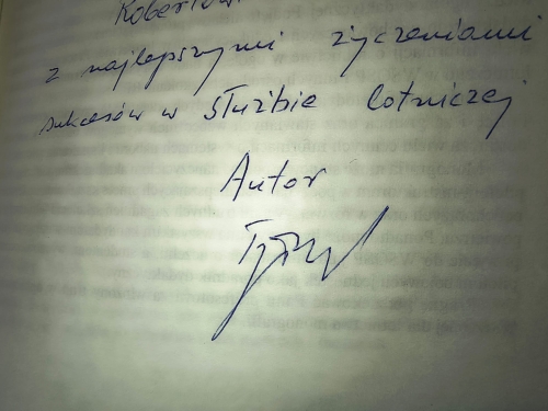 kształcenie lotnicze autograf.jpeg